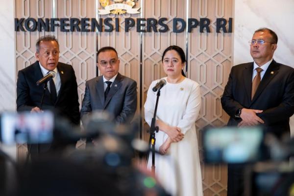 Terima Laporan Komisi III DPR, Puan: Semoga 7 Calon Anggota KY Amanah