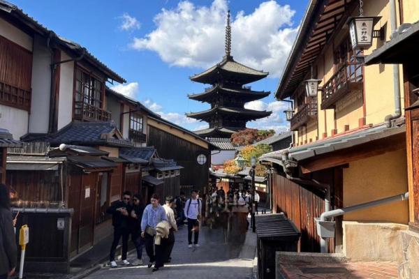 Menemukan Tenang di tengah Ramainya Gion Kyoto
