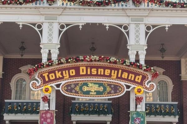Menjelajahi Disneyland Tokyo, Dunia Dongeng yang Jadi Nyata