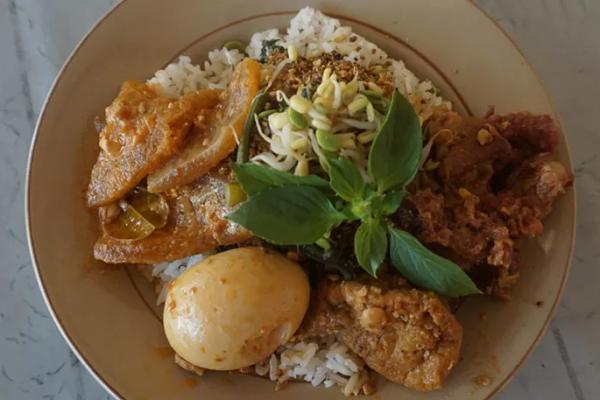 4 Kuliner Hemat di Semarang, Cocok Bagi Anak Kos