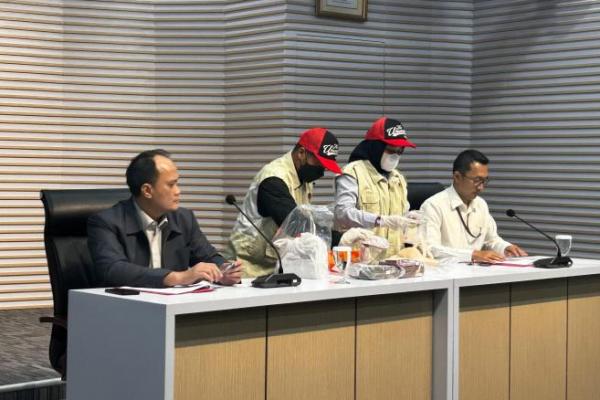 KPK Resmi Tetapkan Bupati Lampung Tengah Tersangka Suap dan Gratifikasi