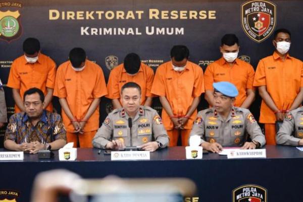 Enam Anggota Polri Jadi Tersangka Kasus Tewasnya Dua Warga di TMP Kalibata