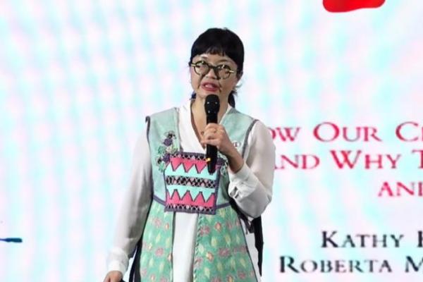 Wamen Stella Larang Ortu Beri Anak Gadget saat Makan