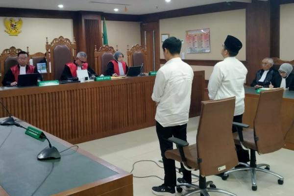 Penuh Haru, Dua Pekerja Tambang Haltim Akhirnya Divonis Bebas
