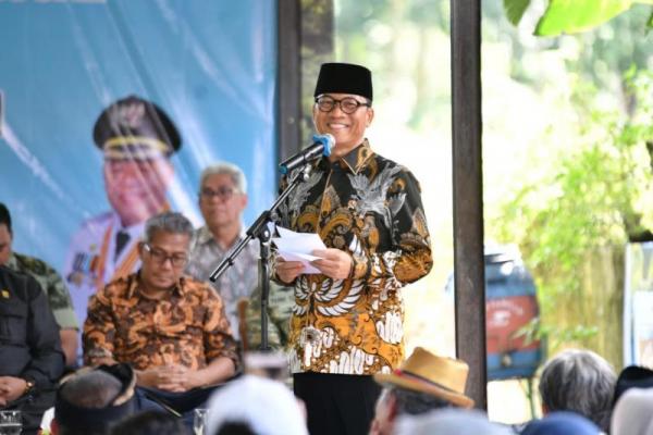 Di Majalengka, Mendes Kunjungi BUMDesa dan Groundbreaking KDMP