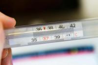 Sekilas Mirip, Ini Cara Membedakan Demam Biasa dan Tipes