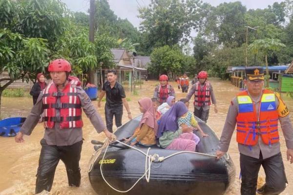 Banjir Pariangan Kalsel, Tim SAR Gabungan Evakuasi Ribuan Warga Terdampak