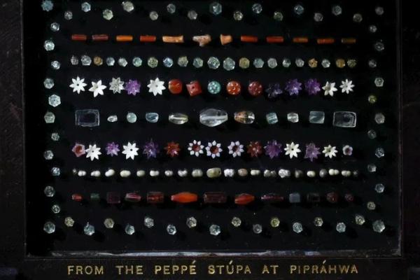 India Pamerkan Permata Buddha yang Dicuri Inggris 127 Tahun Lalu