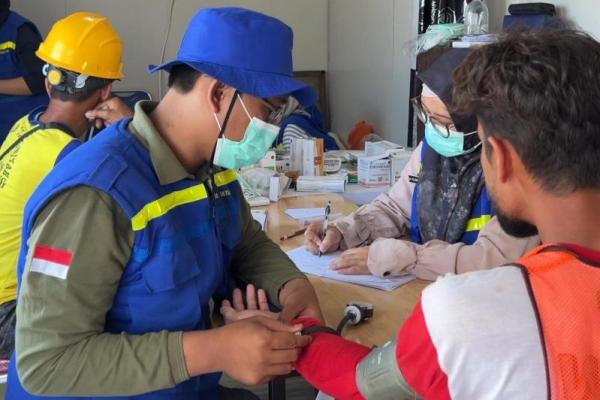 Kemenkes Beri Layanan Kesehatan Gratis di Huntara Bencana Sumatra