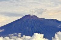 Asal Usul Nama Gunung Slamet di Jawa Tengah