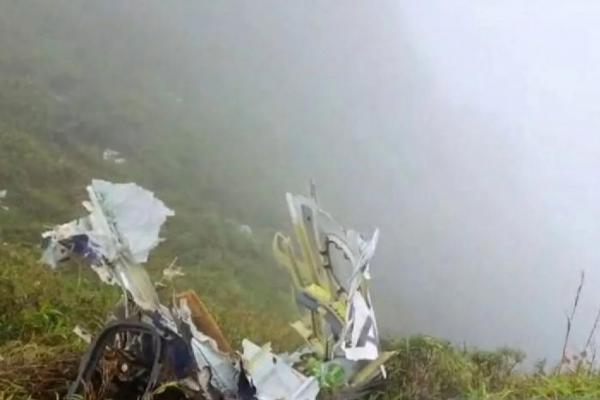 Tim SAR Temukan Pesawat ATR 42-500 di Puncak Bukit Bulusaraung