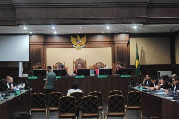 Nicke Widyawati Tak Pernah Dapat Laporan soal Penyewaan Kapal dan TBBM