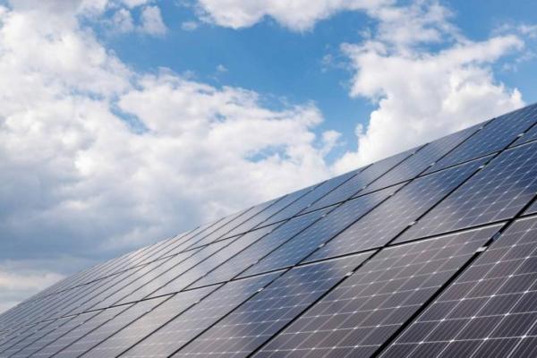 China Kembangkan Teknologi Bikin Panel Surya Lebih Awet