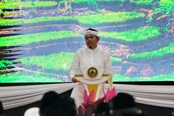 Gubernur Jabar Ajak Masyarakat Kembalikan Fungsi Gunung Demi Cegah Bencana