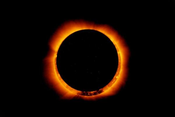 Bulan Istimewa, Gerhana Cincin Api Muncul di Langit Jelang Ramadan