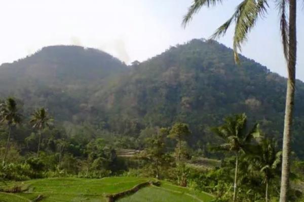 Asal Usul Nama Gunung Sanggabuana di Karawang Jawa Barat