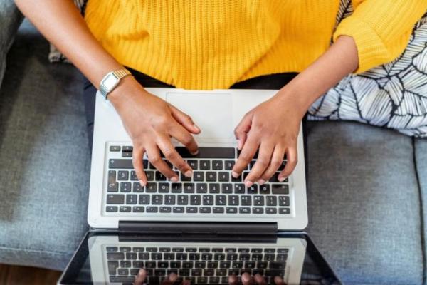 Fenomena Nyaman Curhat ke AI, Begini Fakta di Baliknya