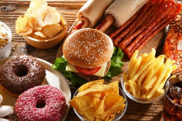 Hati-hati! Ini 5 Jenis Makanan yang Bisa Menimbulkan Penyakit Kanker
