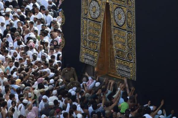 Alasan Ka`bah Ditutup Kain Hitam, Ternyata Bukan Hanya Tradisi