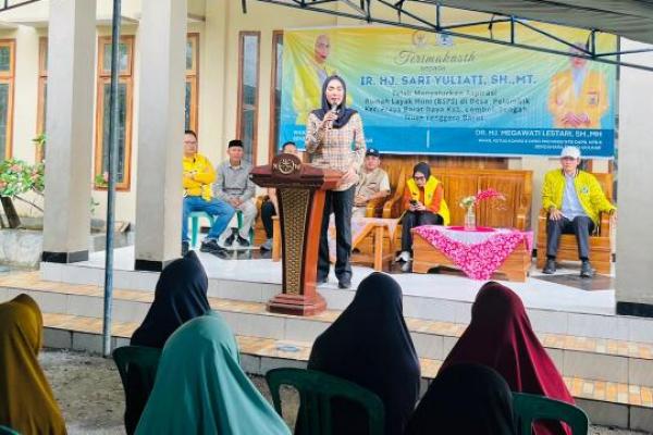 Pimpinan DPR Salurkan BSPS ke Masyarakat Lombok