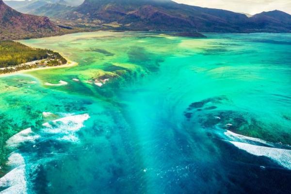 Air Terjun Terbesar di Bumi Ternyata Berada di Bawah Laut Ini