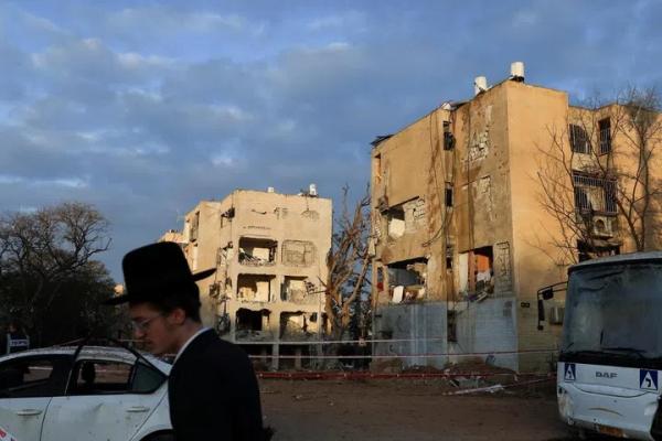 Rudal Iran Ciptakan Kepanikan dan Kehancuran di Kota-Kota Israel