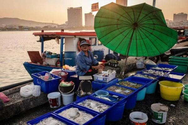 Thailand Luncurkan Skema Biaya Hidup Imbas Perang di Timur Tengah