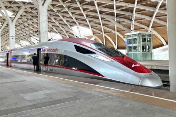 Arus Balik, Penumpang Whoosh Diprediksi Tembus 20 Ribu Orang per Hari