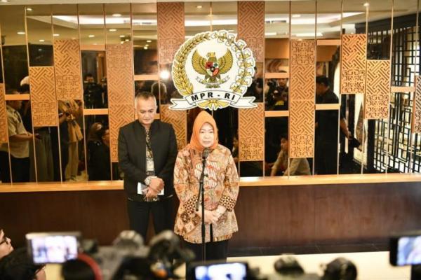 Siti Fauziah : MPR Berlakukan Empat Hari Kerja dan Matikan Lampu Jam 18.00