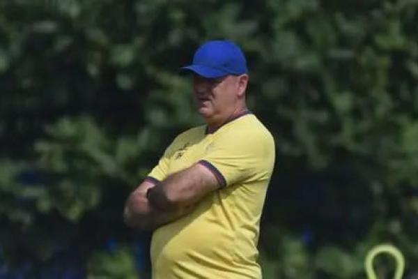 Lawan Semen Padang, Bojan Hodak Minta Persib Tetap Fokus