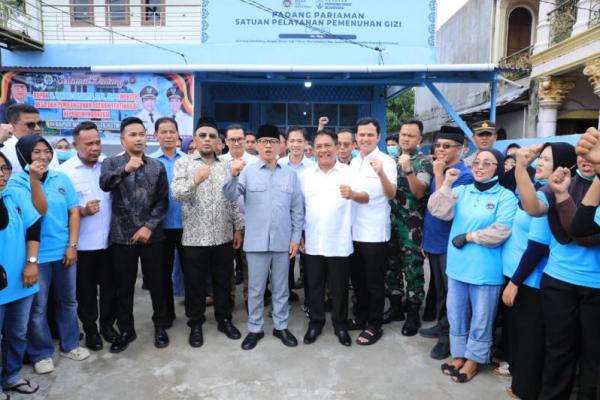 Kunjungi SPPG di Sumbar, Mendes Ingatkan Mitra Dapur MBG Jangan Main-main