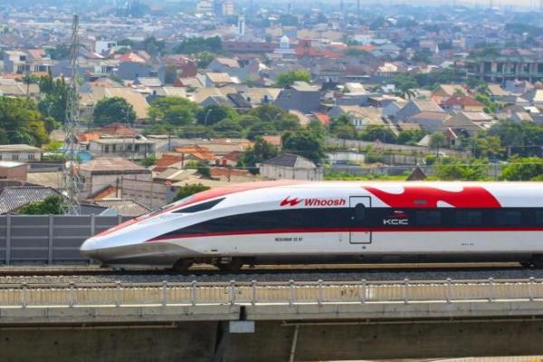 Sempat Terhenti Akibat Seng Masuk Jalur, Operasional Whoosh Dipastikan Aman