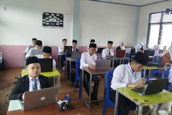 Ikuti Ujian Nasional Kesetaraan, Ijazah 69.176 Santri Diakui
