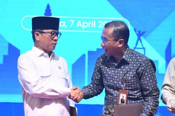 Kemendes PDT-BPJS Kesehatan Teken MoU Optimalisasi Program JKN di Desa