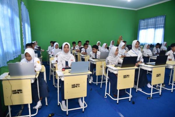 Kemendikdasmen: 1.899.878 Siswa se-Indonesia Ikuti TKA pada Hari Pertama