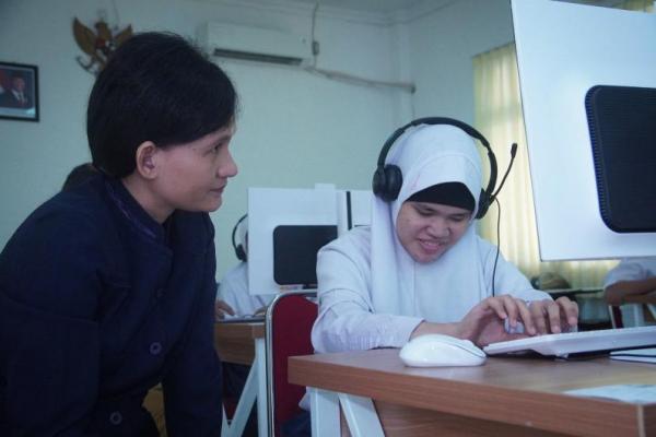 Murid SLB Optimis dan Antusias Ikuti TKA SMP Hari Pertama