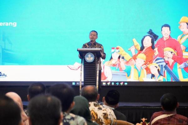 Wamendikdasmen Tekankan Urgensi Bahasa Asing Jadi Modal Kerja Lulusan SMK