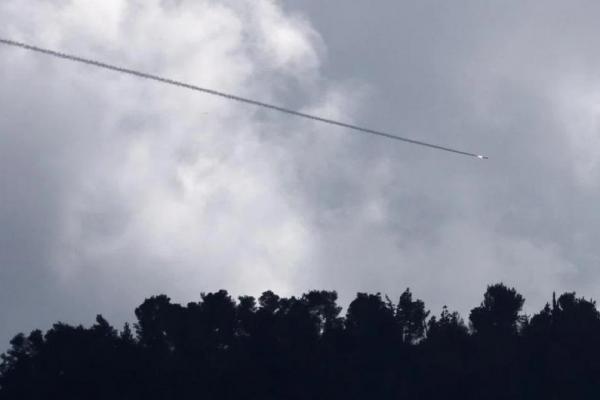 Hizbullah Luncurkan Rudal ke Israel, Sirene Tel Aviv Meraung