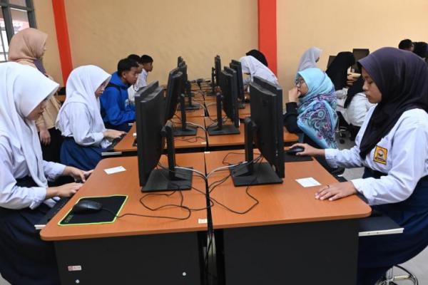 Berbagai Kisah Pengalaman Seru Siswa Paket B dan ABK Ikut TKA