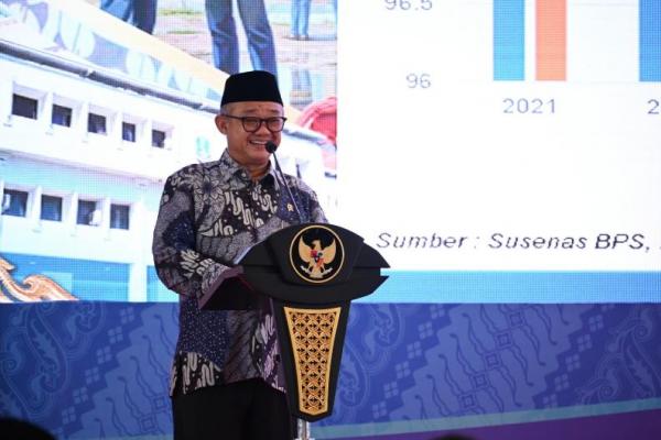 Kemendikdasmen Perbaiki 1.390 dan Bangun Tiga Sekolah di Jatim