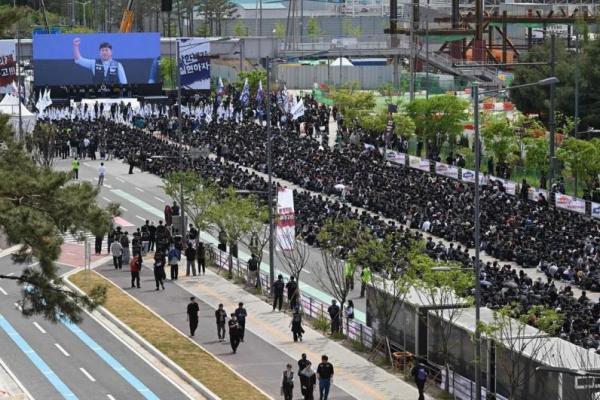 Karyawan Samsung Demo Massal, Tuntut Bonus dan Ancam Mogok Kerja