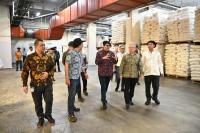 Setop Spekulasi Kelangkaan Plastik, Wamenperin: Tidak Perlu Khawatir