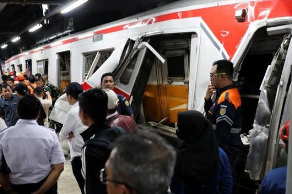 KA Argo Bromo Anggrek Tabrak KRL, Korban Meninggal 7 Orang