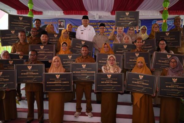 Wamendikdasmen Resmikan Program Revitalisasi 30 Sekolah di Gorontalo 