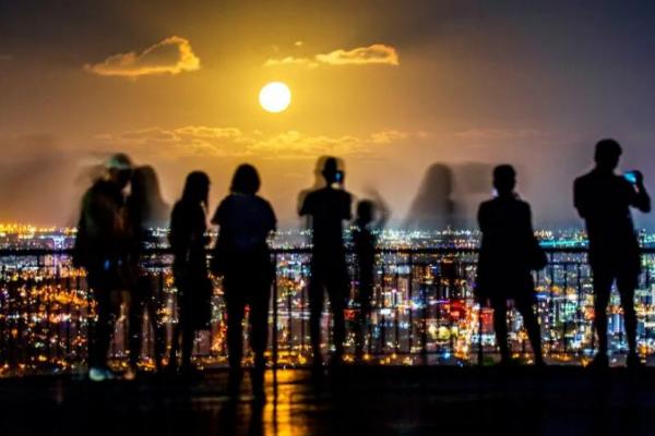 Fenomena Langit Mei 2026, Ada Purnama Flower Moon hingga Blue Moon 
