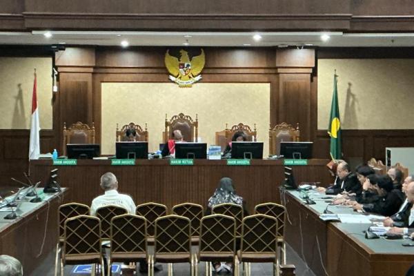 Eks Direktur Gas Pertamina Divonis 4,5 Tahun Penjara Korupsi Pengadaan LNG