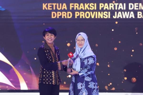 Istri Sekjen Demokrat Raih Penghargaan di Ajang Leading Women Awards 2026
