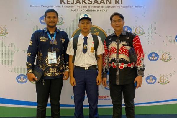 Sempat Putus Sekolah untuk Jual Gorengan, Ikhsan Diselamatkan PIP