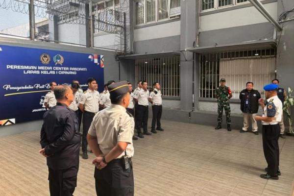 Razia Blok Hunian, Lapas Cipinang Serahkan Barang Bukti ke Bareskrim Polri