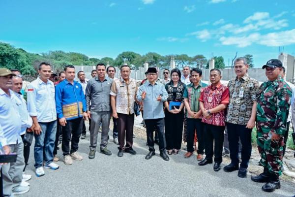 Kunjungi NTT, Mendes Yandri Ajak Kembangkan Desa Wisata dan Desa Tematik